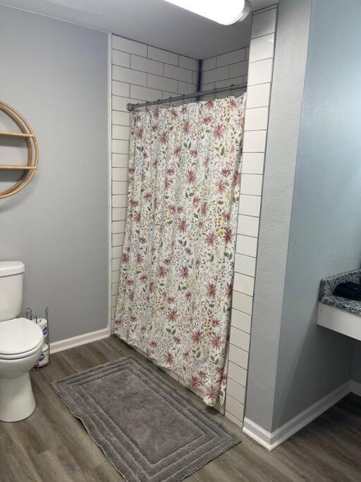 The Bernice - 2 Bedroom Apt In Quilt Town, Usa Hamilton Extérieur photo